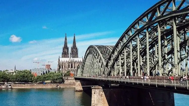 Ponte Hohenzollern em Colônia, Alemanha