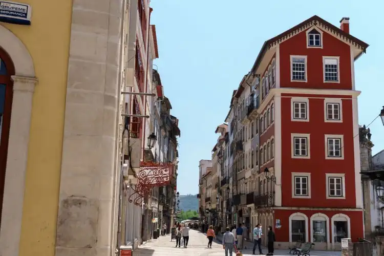 Prédios com apartamento em Coimbra para alugar