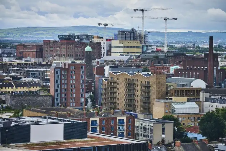 Vista de bairro residencial em Dublin, na Irlanda.