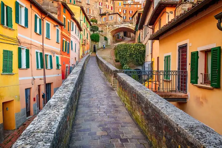 Viver na Úmbria e conhecer a Itália medieval