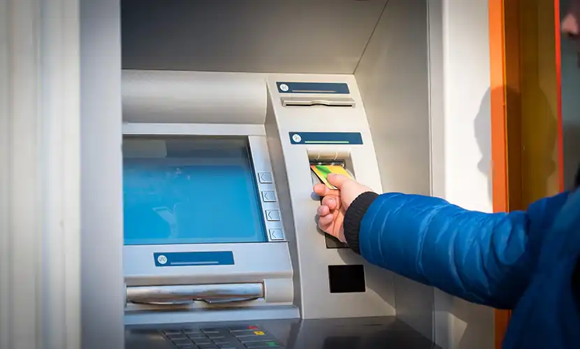 Sacar dinheiro em Portugal caixa ATM