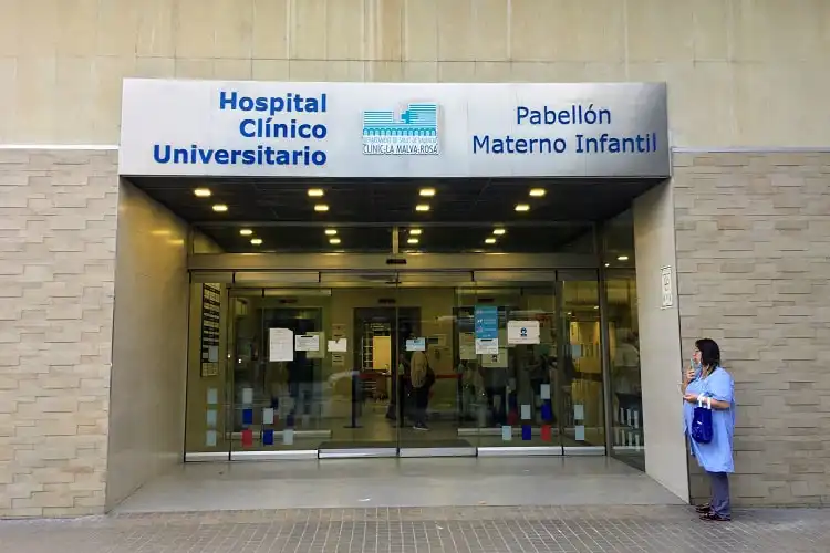 Hospital que faz parte dos serviços públicos da Espanha