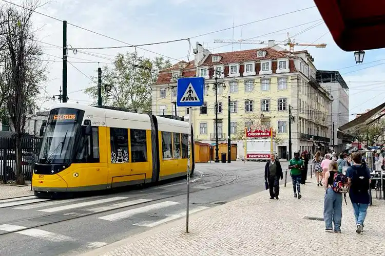 Novo Elétrico de Lisboa, próximo a praça da Figueira.
