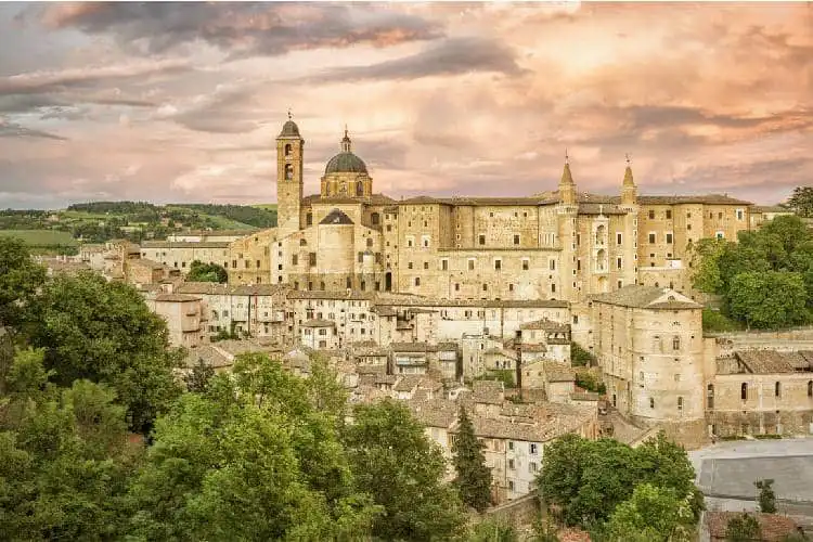 Vista da cidade italiana de Urbino