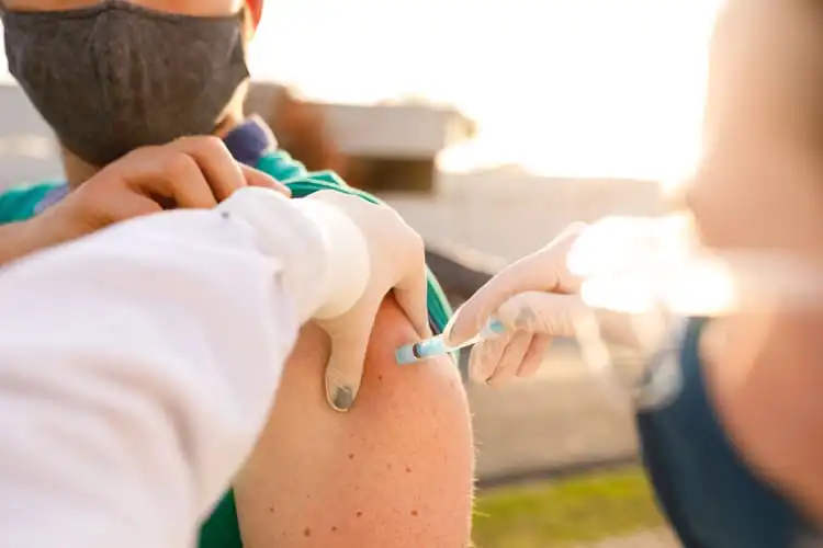 Vacinação em Portugal continua para seguir o desconfinamento