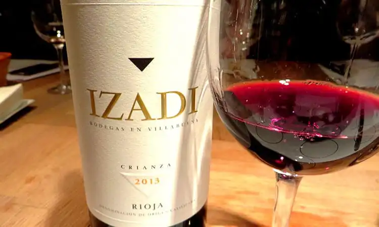 Vinho Izadi, crianza da Rioja