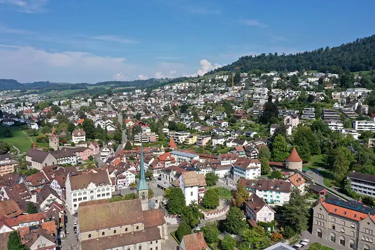 Centro histórico de Zug, cidade na Suíça