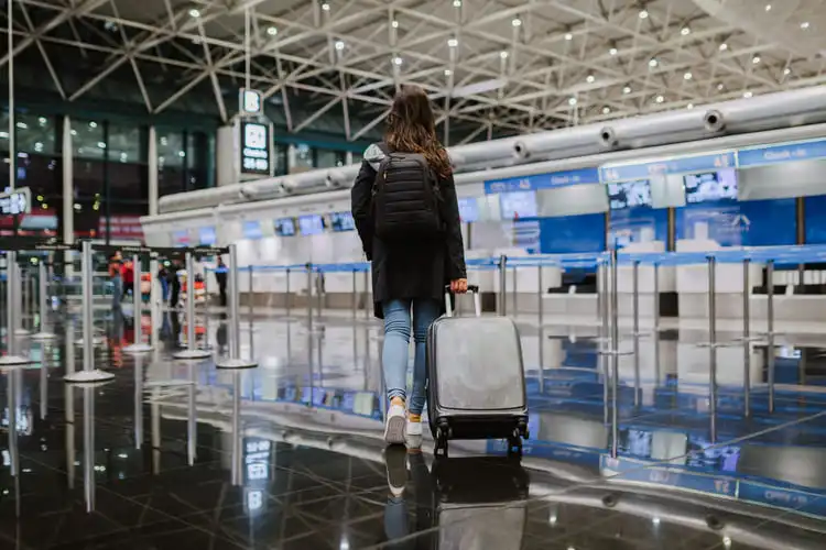 Além do passaporte para a Espanha, atente-se a outros documentos como a passagem de volta.