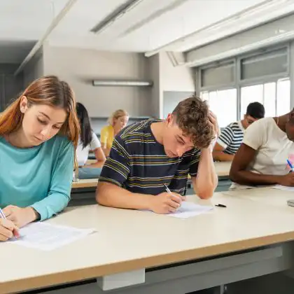 Estdantes fazendo o Abitur