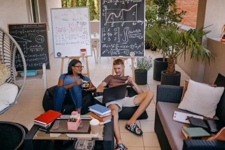 Alojamento temporário em Portugal para estudantes promove o intercâmbio cultural.