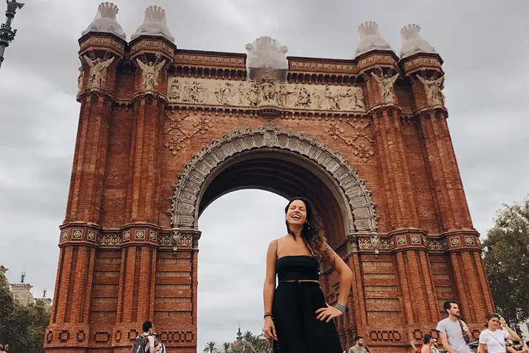Brasileira faz doutorado na Espanha, em Barcelona.
