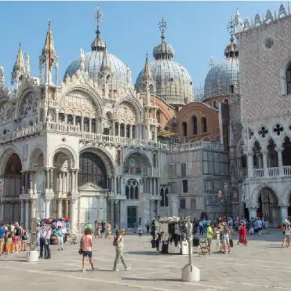 Praça de São Marcos, em Veneza, reflete o estilo e custo de vida dos italianos