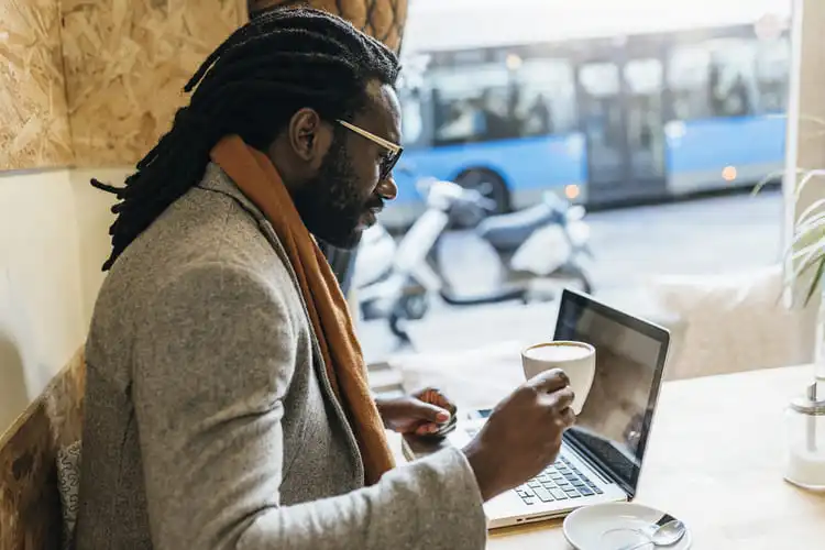 É possível ter um trabalho remoto na Espanha e desfrutar da qualidade de vida. 