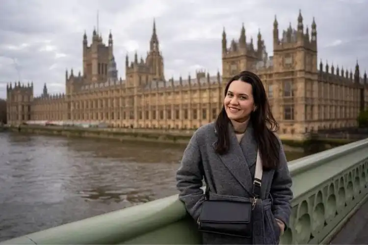 Brasileira Rafaela durante seu intercâmbio em Londres