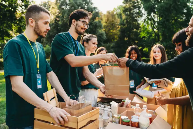 Fazer trabalho voluntário é uma possibilidade de intercâmbio na Europa.
