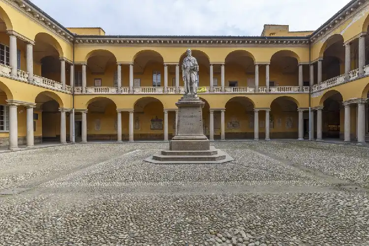 A Universidade de Pavia é uma das melhores universidades da Itália.