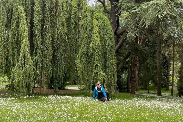 Marioni em dia de primavera no Jardim Botânico de Dublin.
