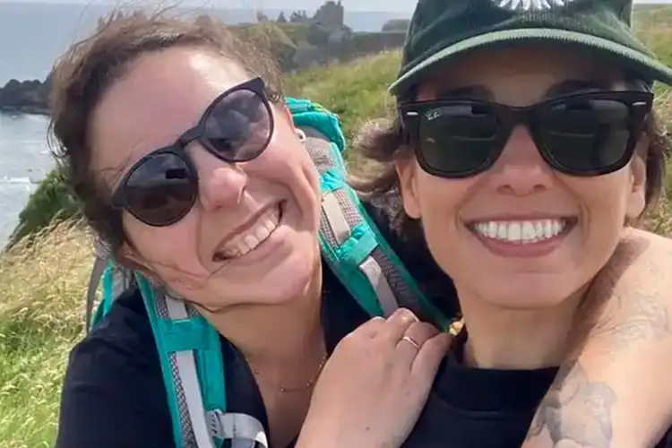 Amigas viajando pela Escócia