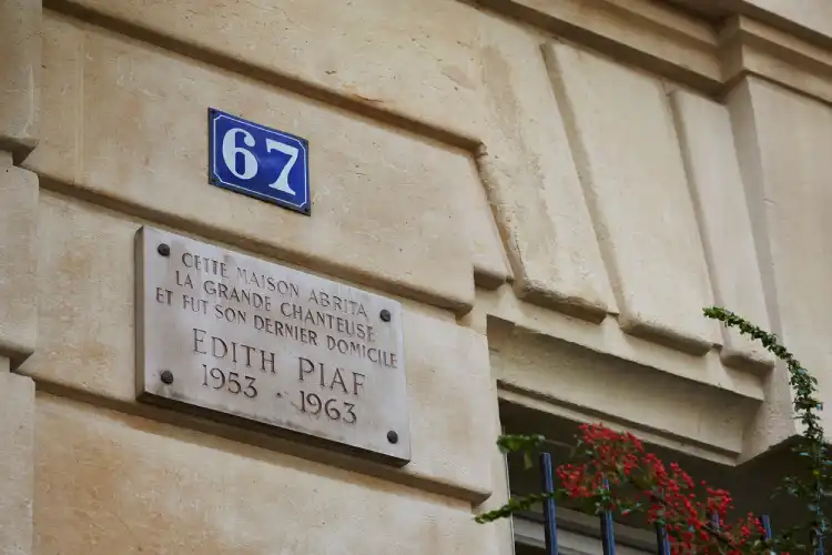 Homenagem a cantora Édith Piaf, na França