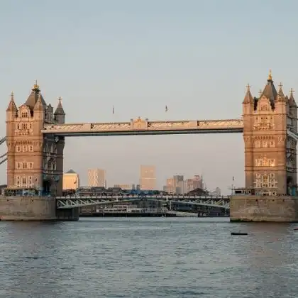 London Bridge em Londres, Inglaterra, uma das cidades mais caras da Europa