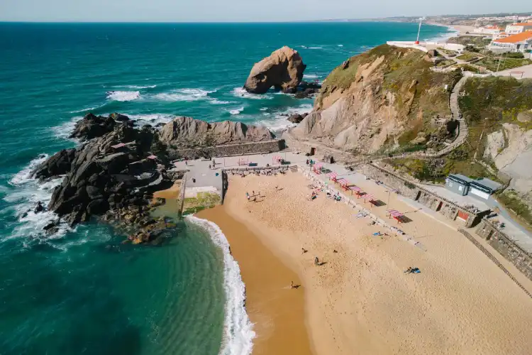 Praia em Ericeira, Portugal.