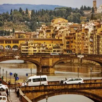 Trânsito em Florença, Itália