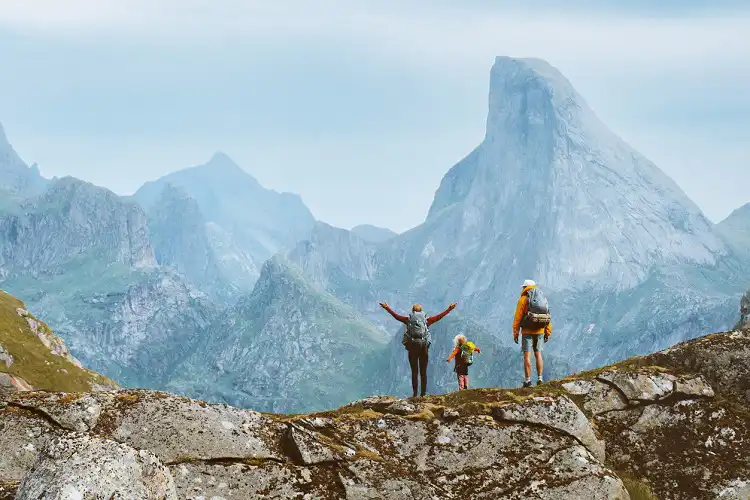 Mãe, pai e filho na Noruega