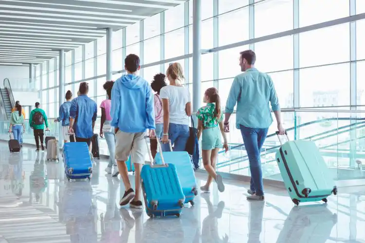 Passageiros no aeroporto.