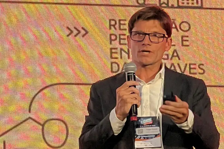 Entrevistado sobre imóvel em Portugal