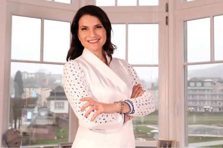 Lidia Poppe mora desde 2007 na Alemanha e possui sua própria clínica de Dermatologia