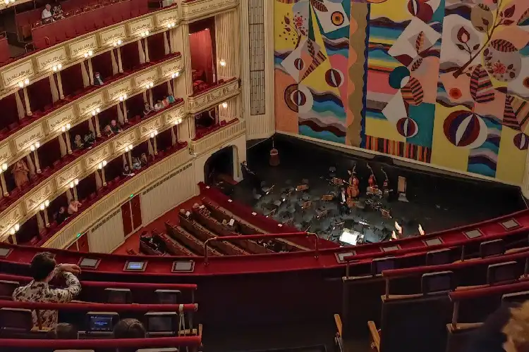 Visão de bilhete promocional para a Ópera de Viena.