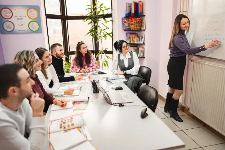 Alunos no curso de inglês