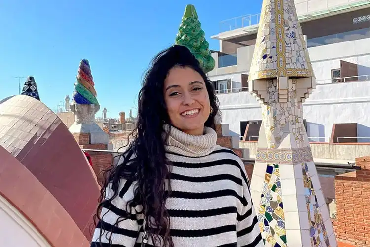 O curso de idioma requer visto de estudante; conheça o caso da Gabriela em Barcelona