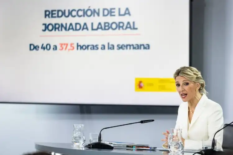 Redução da jornada de trabalho na Espanha é aprovada em projeto de lei