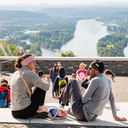 Turistas aproveitando a Alemanha