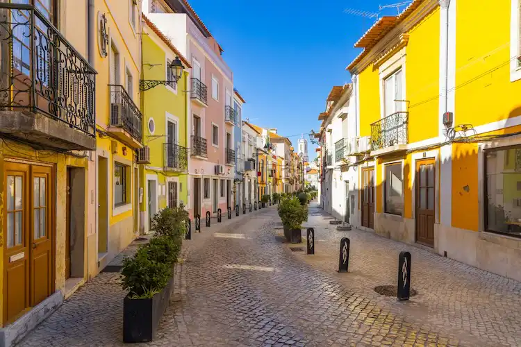 Rua de Setúbal, Portugal.