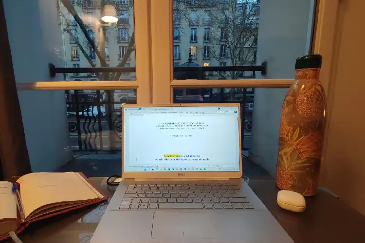 Solidão acadêmica em Paris.