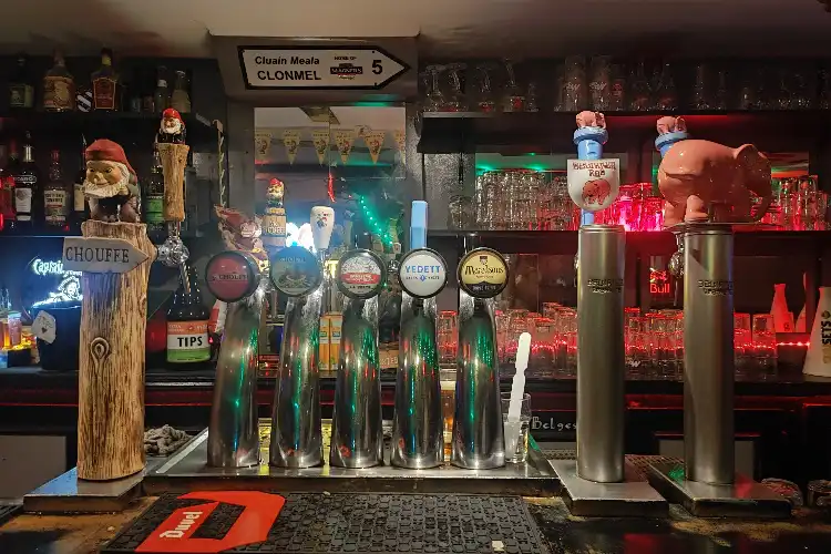 Bar onde ocorreu situação engraçada na França.
