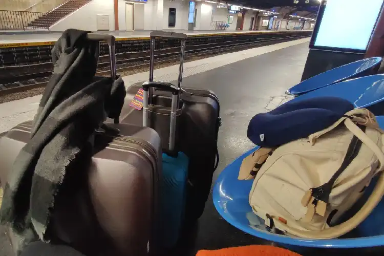 Malas pesadas que fizeram parte de uma das situações engraçadas na França.