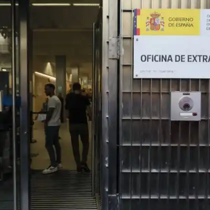 Nova lei de estrangeiros na Espanha beneficia imigrantes em busca de regularização