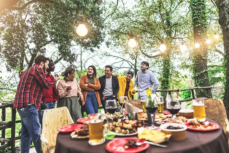 Receber bem os amigos é uma regra italiana