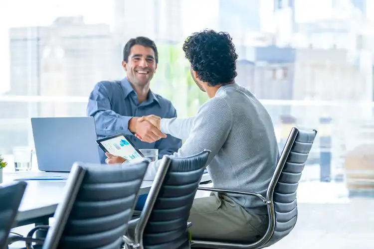 consultor financeiro e um cliente