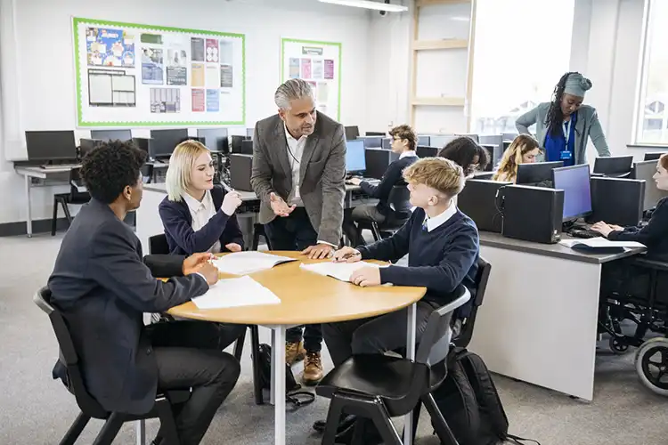 Estudar na Inglaterra é diferente de estudar no Brasil