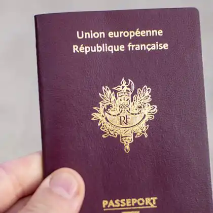 Passaporte francês em detalhe
