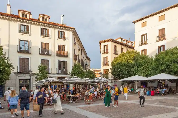 O aluguel em Madrid é caro. Para economizar, busque fora do centro.