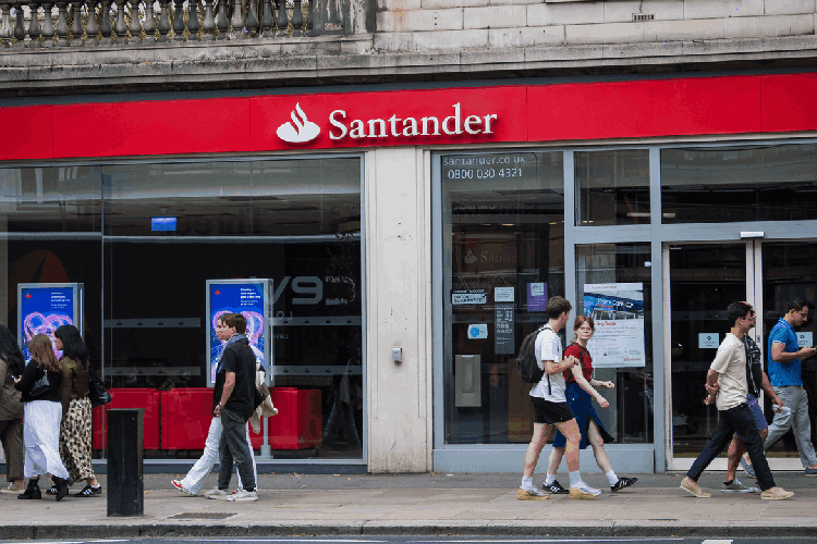 Abrir conta bancária na Espanha é crucial para viver no país