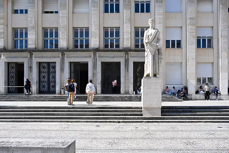 Prédio da Universidade de Coimbra, em Portugal