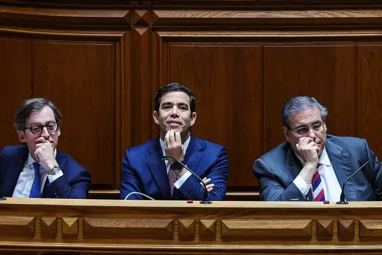 Ministro da Presidência de Portugal e a leia de imigração