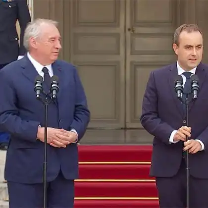 Crise política na França leva à queda de François Bayrou