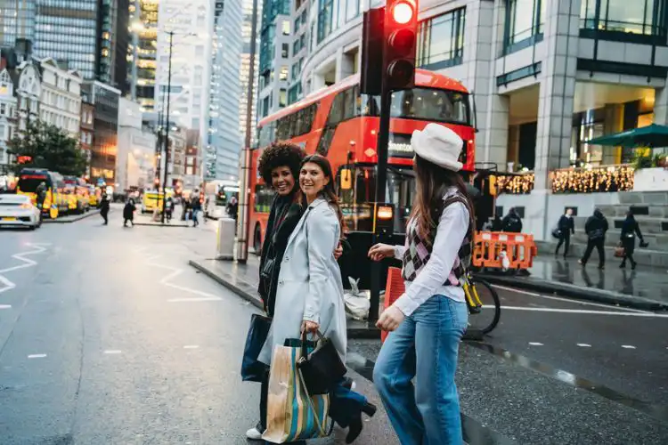 Turistas com seguro viagem Inglaterra em Londres